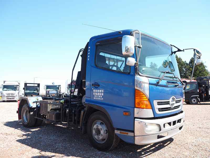 日野レンジャー新明和アームロールツインホイスト|中古トラックの販売・買取・査定のアイナビ