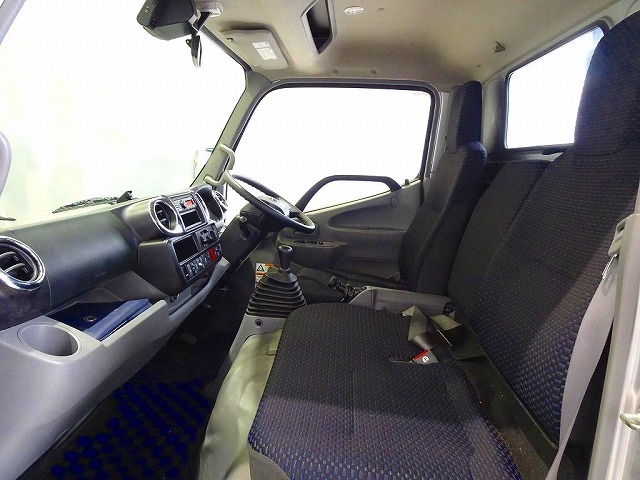 ダイナ2t高床標準ロングタダノ4段クレーン付|中古トラックの販売・買取・査定のアイナビ