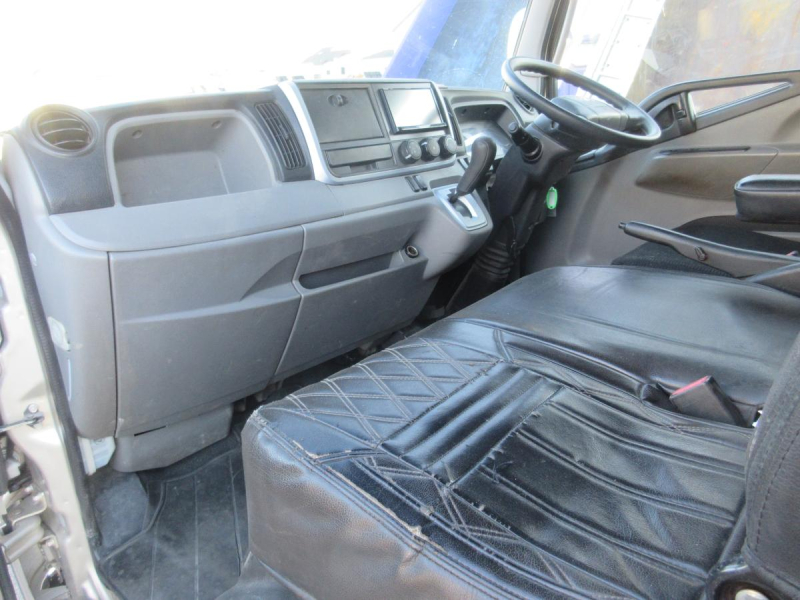 Wキャブ6人乗り 鉄床 ナビ 電格ミラー リヤヒーター|中古トラックの販売・買取・査定のアイナビ