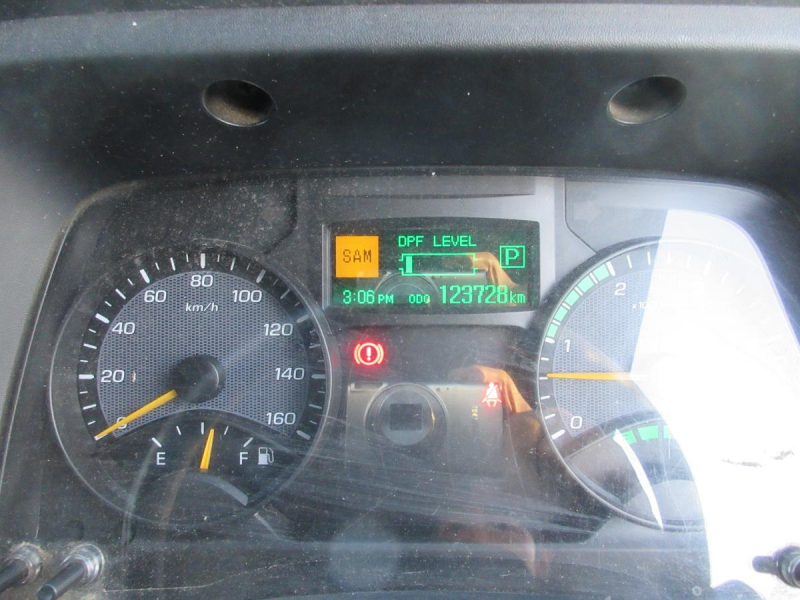 Wキャブ6人乗り 鉄床 ナビ 電格ミラー リヤヒーター|中古トラックの販売・買取・査定のアイナビ