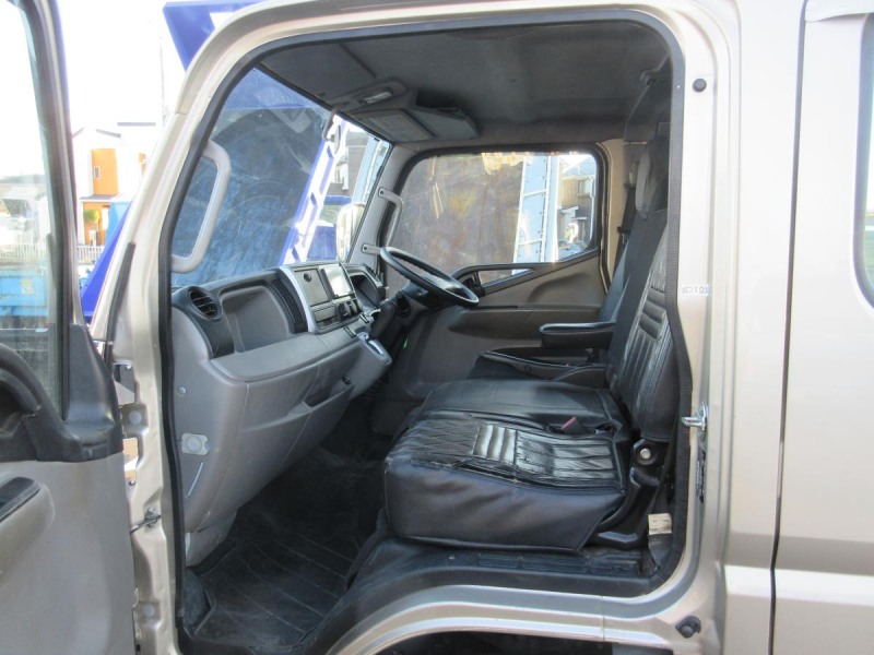 Wキャブ6人乗り 鉄床 ナビ 電格ミラー リヤヒーター|中古トラックの販売・買取・査定のアイナビ