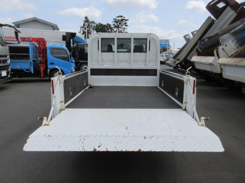 Wキャブ アーム式パワーゲート ナビ|中古トラックの販売・買取・査定のアイナビ