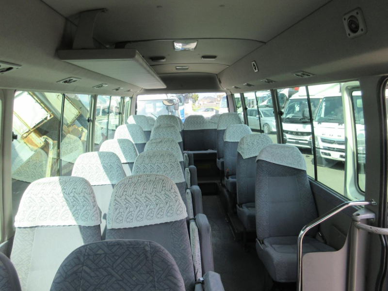 29人乗り ロング ハイルーフ 自動スィングドア|中古トラックの販売・買取・査定のアイナビ