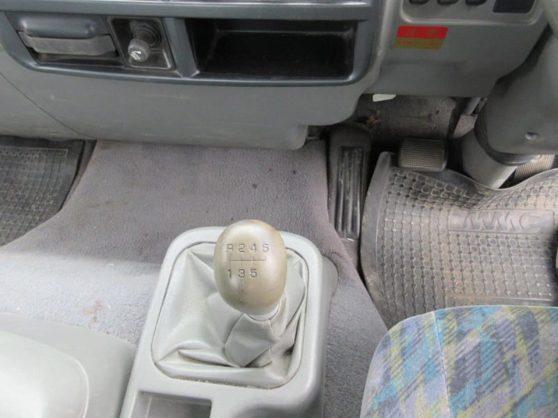 5段クレーンラジコン付 ハイジャッキ 2.9t吊|中古トラックの販売・買取・査定のアイナビ