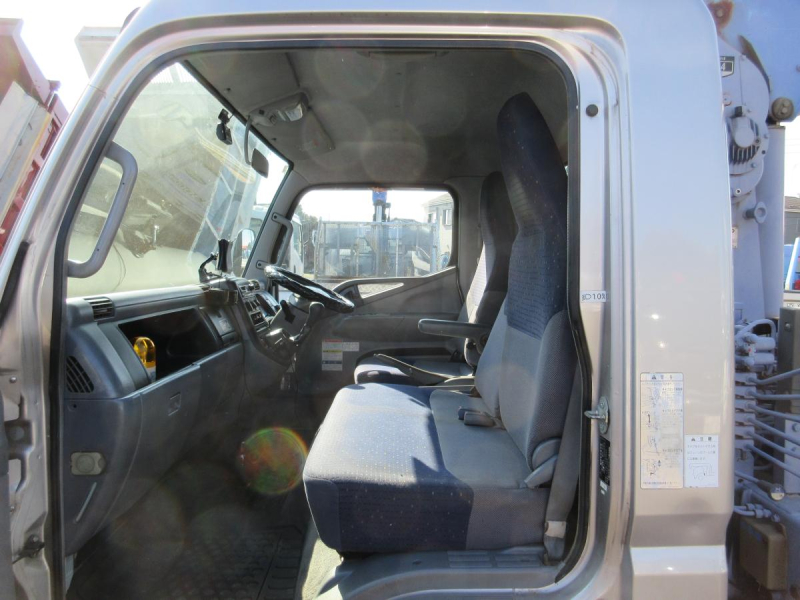 4段クレーン 差し違い ラジコン付 2.9t吊|中古トラックの販売・買取・査定のアイナビ