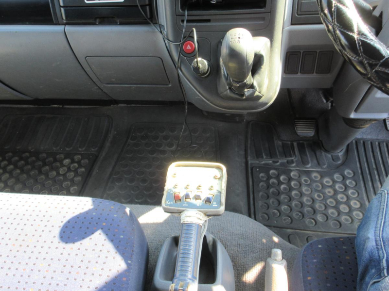 4段クレーン 差し違い ラジコン付 2.9t吊|中古トラックの販売・買取・査定のアイナビ