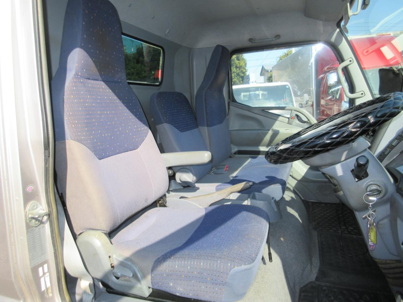 4段クレーン 差し違い ラジコン付 2.9t吊|中古トラックの販売・買取・査定のアイナビ