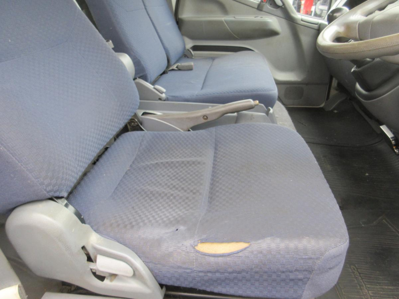 4段ラジコン付 2.6t吊り 木床 高床|中古トラックの販売・買取・査定のアイナビ