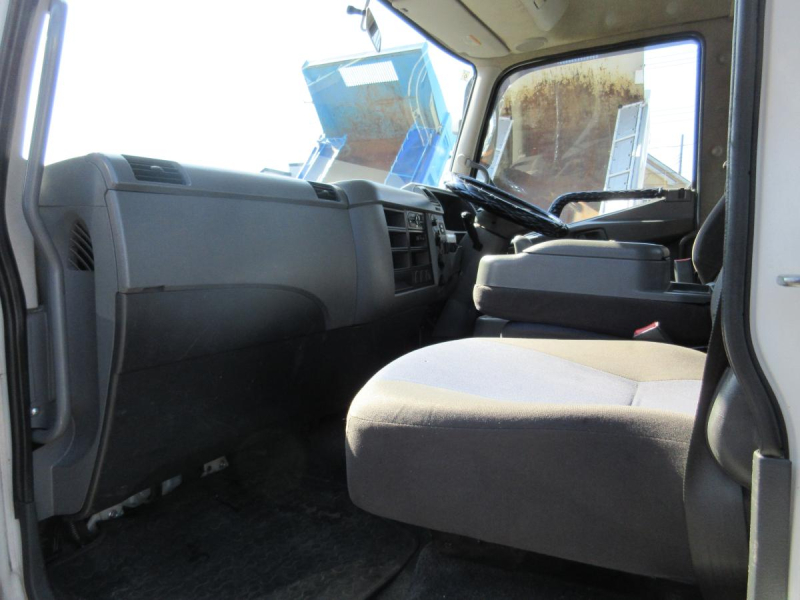 5段クレーンラジコン付 2.9t吊 差し違い 角足|中古トラックの販売・買取・査定のアイナビ