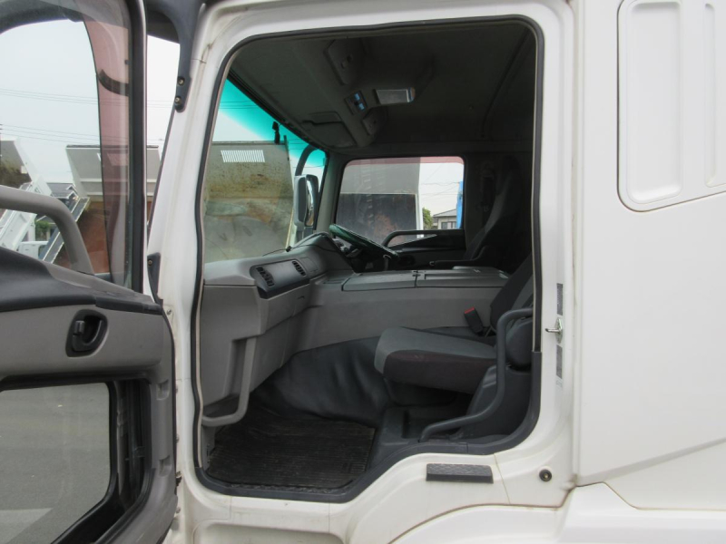 船底 電動コボレーン 内長510cm|中古トラックの販売・買取・査定のアイナビ