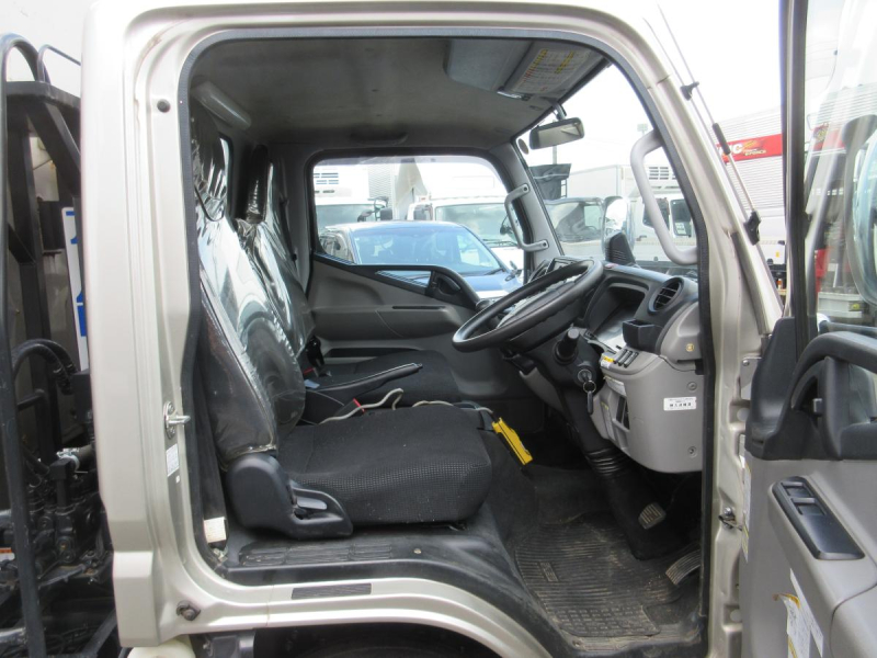 ツインホイスト コンテナ付(6立米)|中古トラックの販売・買取・査定のアイナビ