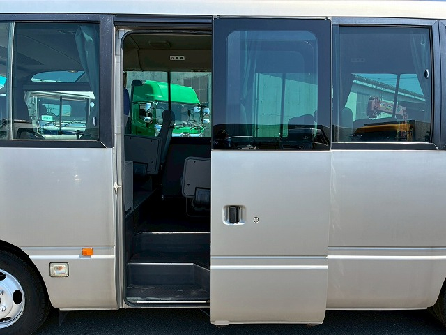 乗車定員29人自動扉オートスイングドアリクライニング|中古トラックの販売・買取・査定のアイナビ