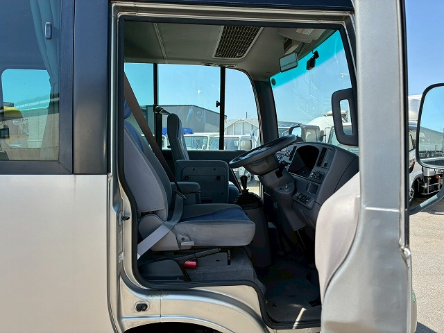 乗車定員29人自動扉オートスイングドアリクライニング|中古トラックの販売・買取・査定のアイナビ