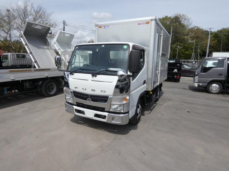 H28　2トン パネルバン|中古トラックの販売・買取・査定のアイナビ