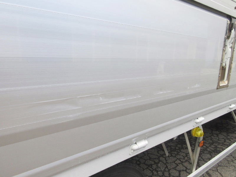 ★7220*2410*2410★7200ワイド★積載2400kg★6MT★|中古トラックの販売・買取・査定のアイナビ