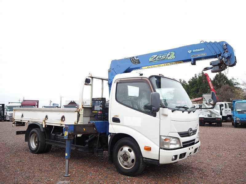 日野デュトロ4WD4段クレーンラジコン|中古トラックの販売・買取・査定のアイナビ