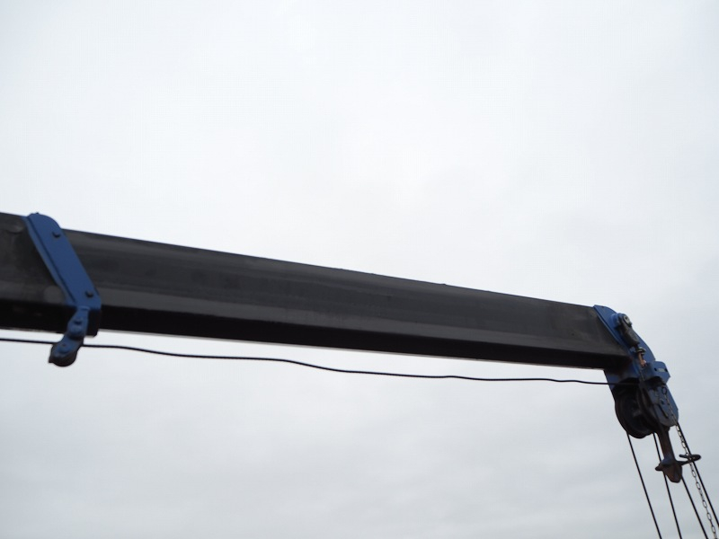 日野デュトロ4WD4段クレーンラジコン|中古トラックの販売・買取・査定のアイナビ