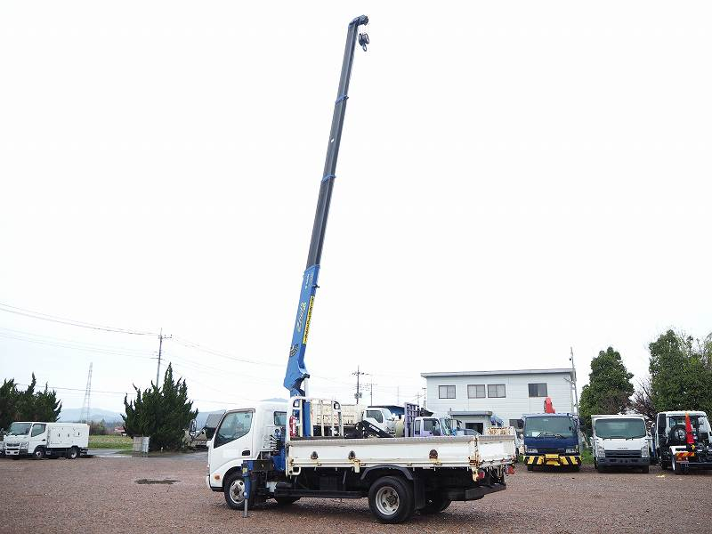 日野デュトロ4WD4段クレーンラジコン|中古トラックの販売・買取・査定のアイナビ