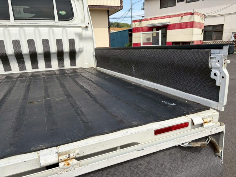 エクストラ4WDアルミホイールエアコン車検付き(R8/7/14)|中古トラックの販売・買取・査定のアイナビ