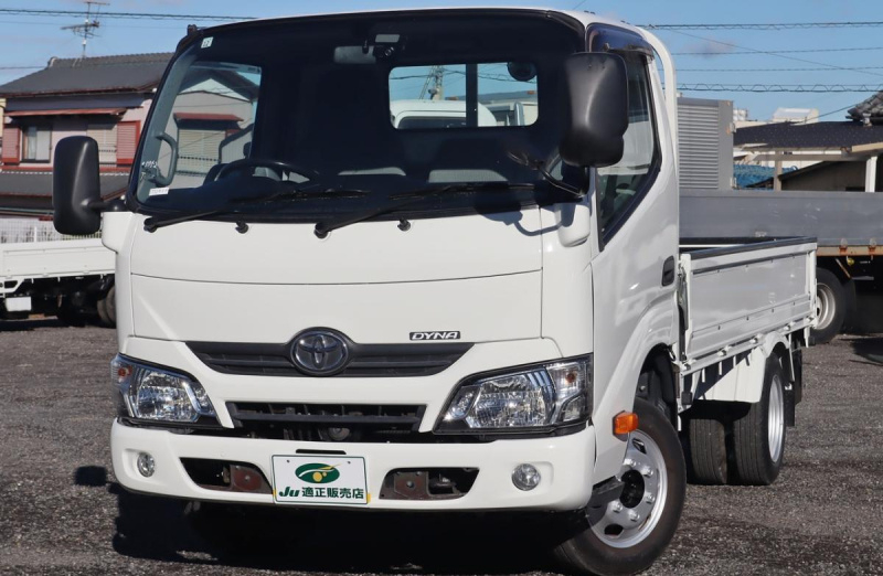 平ボディ　積載1350kg　標準10尺|中古トラックの販売・買取・査定のアイナビ