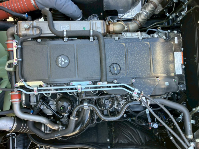 ☆未使用車 AT車 E尺 PTO スーパーハイルーフ ベッド付き|中古トラックの販売・買取・査定のアイナビ