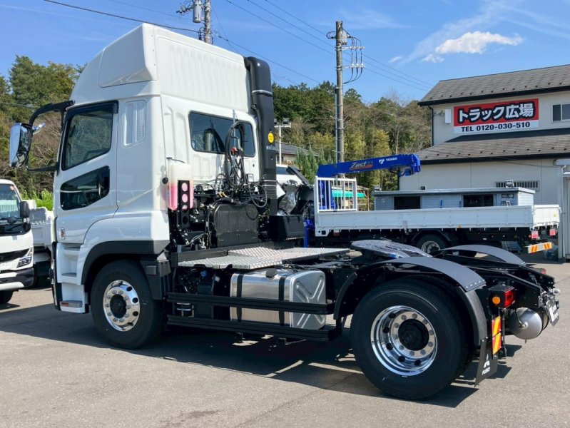 ☆未使用車 AT車 E尺 PTO スーパーハイルーフ ベッド付き|中古トラックの販売・買取・査定のアイナビ