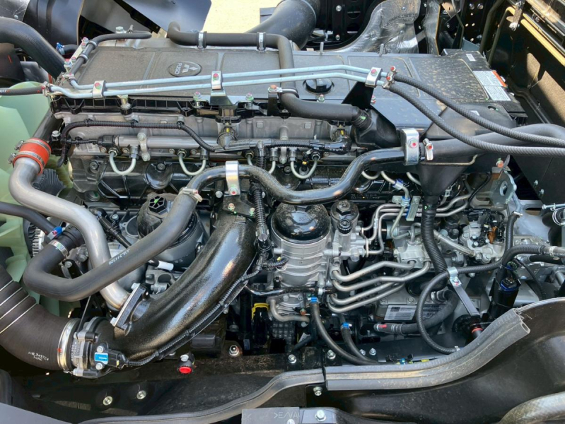 ☆未使用車 AT車 E尺 PTO スーパーハイルーフ ベッド付き|中古トラックの販売・買取・査定のアイナビ