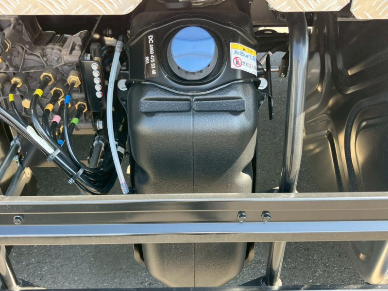 ☆未使用車 AT車 E尺 PTO スーパーハイルーフ ベッド付き|中古トラックの販売・買取・査定のアイナビ