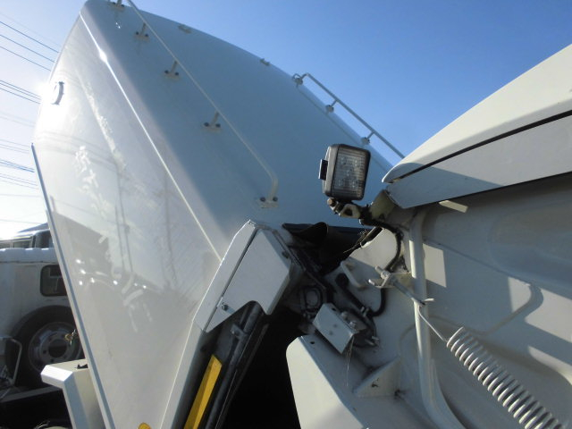 回転ダンプ式パッカー車ワイド3Tクラス塵芥車新明和清掃車|中古トラックの販売・買取・査定のアイナビ