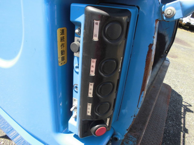 2.9Tパッカー車回転ダンプ式新明和塵芥車3Tクラス清掃車|中古トラックの販売・買取・査定のアイナビ