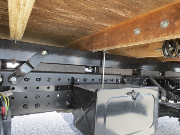 三菱キャンター4段ラジコンクレーン付|中古トラックの販売・買取・査定のアイナビ