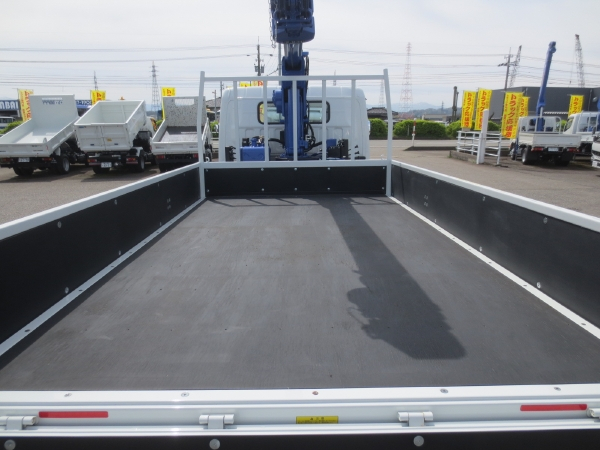 三菱キャンター4段ラジコンクレーン付|中古トラックの販売・買取・査定のアイナビ