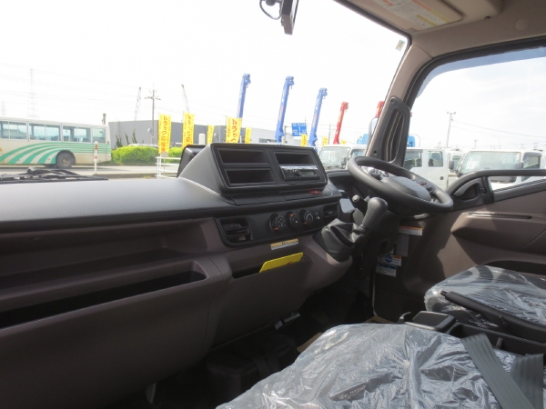 三菱キャンター4段ラジコンクレーン付|中古トラックの販売・買取・査定のアイナビ