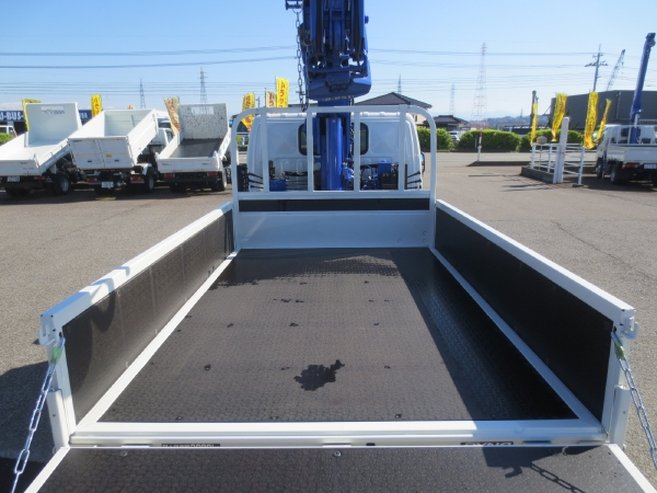 トヨタダイナ4段ラジコンクレーン付|中古トラックの販売・買取・査定のアイナビ