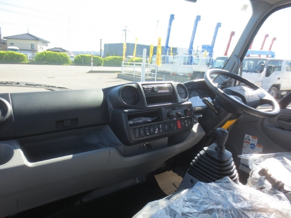 トヨタダイナ4段ラジコンクレーン付|中古トラックの販売・買取・査定のアイナビ