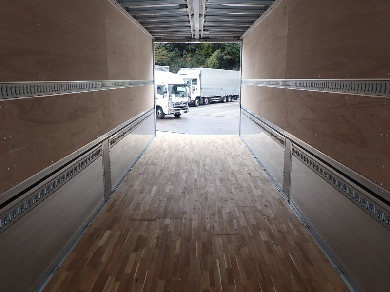 未使用車 トレクス 後輪エアサス 標準ルーフ 風防付 394PS|中古トラックの販売・買取・査定のアイナビ