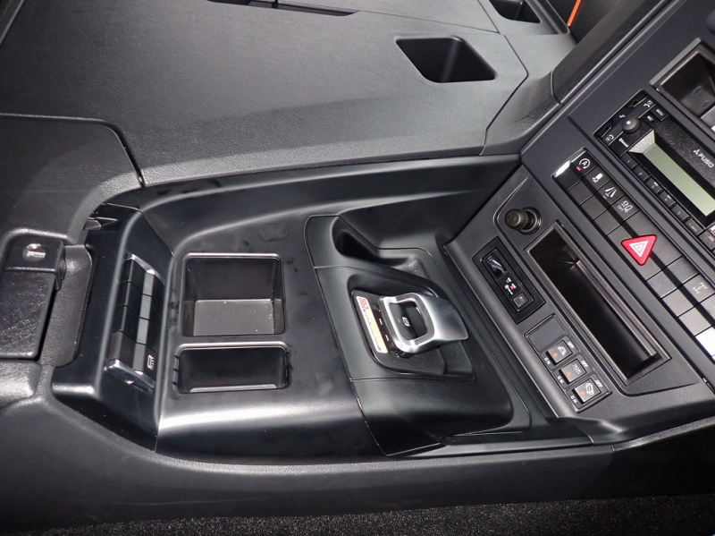 未使用車 トレクス 後輪エアサス 標準ルーフ 風防付 394PS|中古トラックの販売・買取・査定のアイナビ