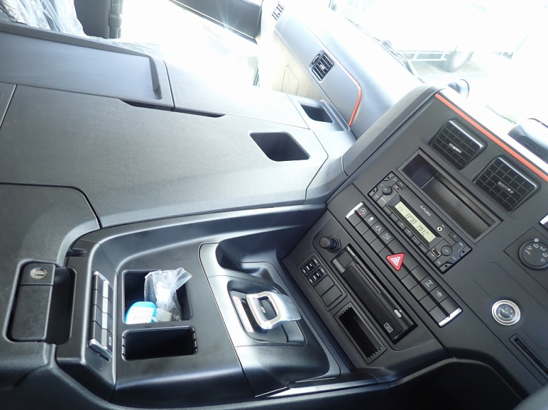 未使用 4軸低床 後輪エアサス アルミ平 14400㎏積載 AT|中古トラックの販売・買取・査定のアイナビ