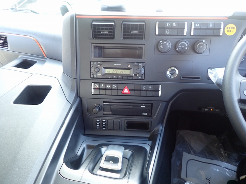 未使用 4軸低床 後輪エアサス アルミ平 14400㎏積載 AT|中古トラックの販売・買取・査定のアイナビ