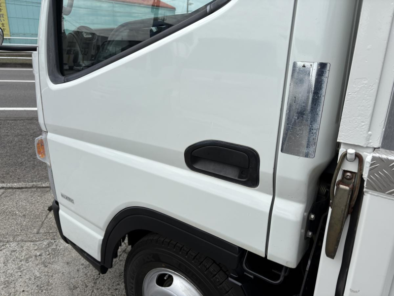 H30キャンター 2t平ボディ|中古トラックの販売・買取・査定のアイナビ