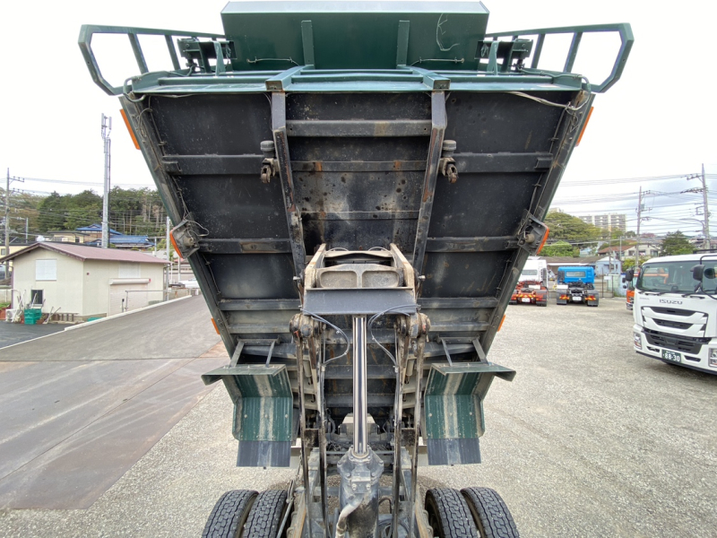 H27年式 中型増tダンプAT車予備検付|中古トラックの販売・買取・査定のアイナビ