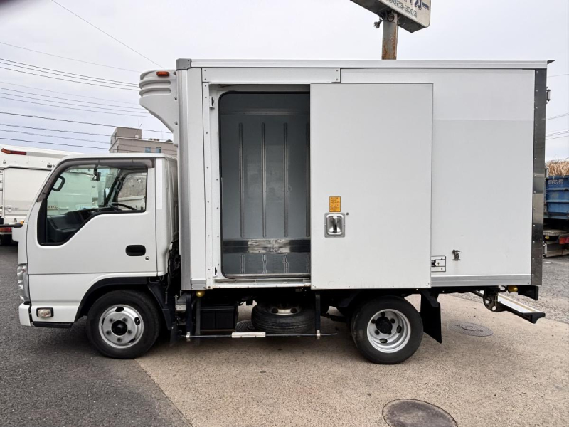 10尺 ショート 冷蔵冷凍車 菱重-5℃ 積載1500kg|中古トラックの販売・買取・査定のアイナビ