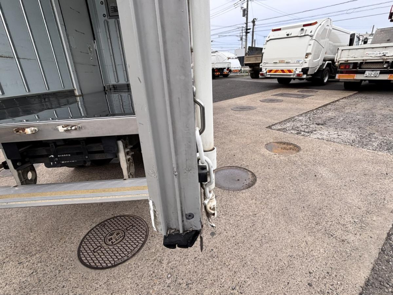 10尺 ショート 冷蔵冷凍車 菱重-5℃ 積載1500kg|中古トラックの販売・買取・査定のアイナビ