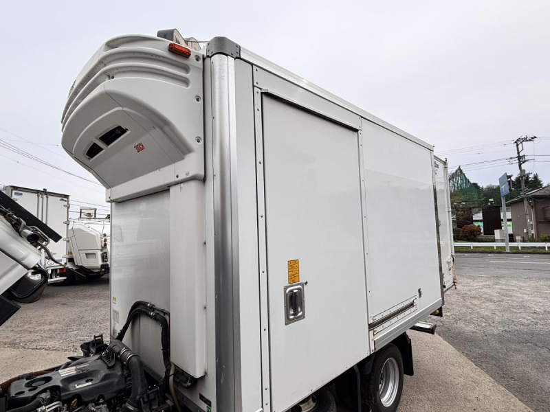 10尺 ショート 冷蔵冷凍車 菱重-5℃ 積載1500kg|中古トラックの販売・買取・査定のアイナビ
