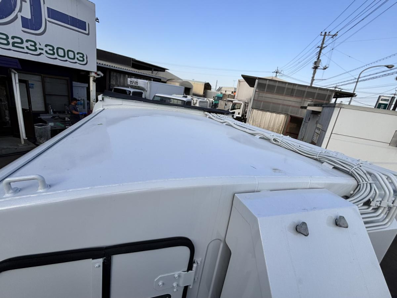 ワイド幅 プレス式パッカー車 新明和製6.0立米|中古トラックの販売・買取・査定のアイナビ