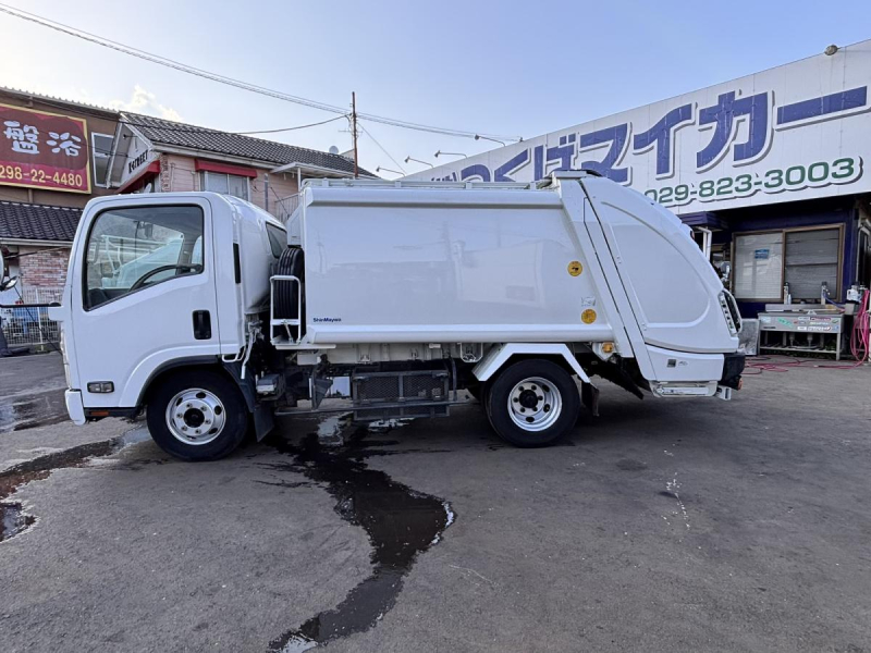 ワイド幅 プレス式パッカー車 新明和製6.0立米|中古トラックの販売・買取・査定のアイナビ