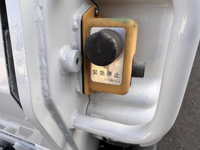 ワイド幅 プレス式パッカー車 新明和製6.0立米|中古トラックの販売・買取・査定のアイナビ