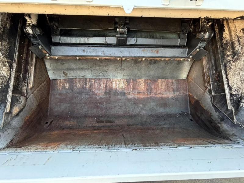 ワイド幅 プレス式パッカー車 新明和製6.0立米|中古トラックの販売・買取・査定のアイナビ