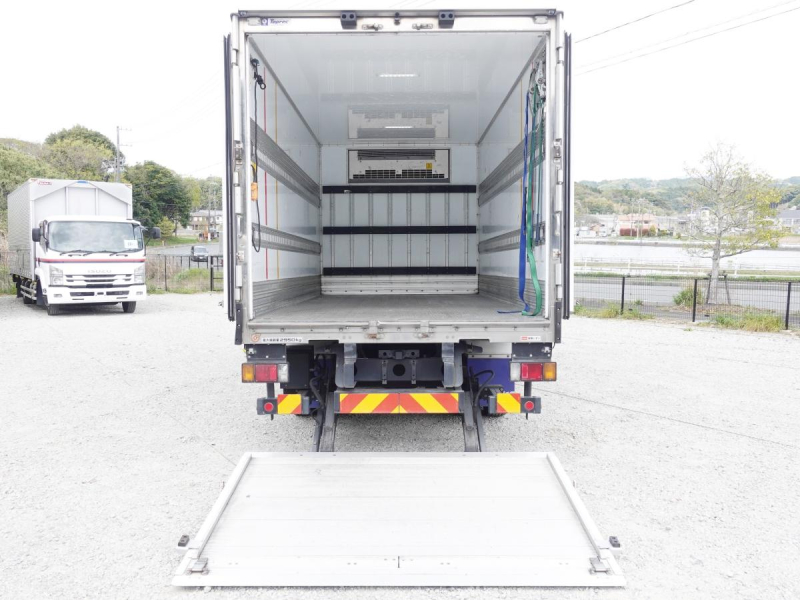 低温冷蔵冷凍パワーゲートワイドロング|中古トラックの販売・買取・査定のアイナビ