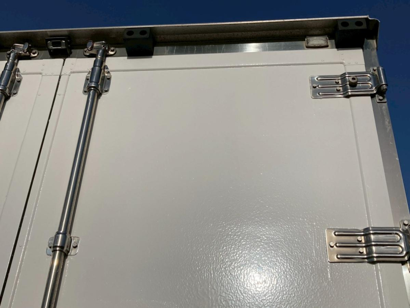 冷蔵冷凍車2.5トン積載低温格納PG6300ボディワイド左サイド扉|中古トラックの販売・買取・査定のアイナビ